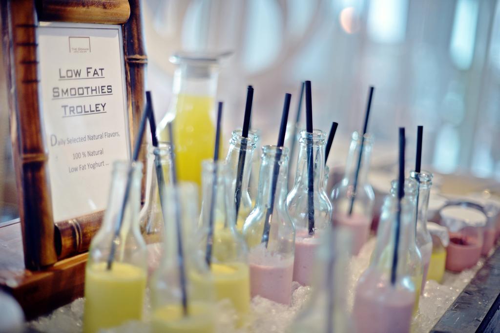 The Domain Bahrain Hotel And Spa - Adults Friendly 16 Years Plus Manama Dış mekan fotoğraf Smoothies at a buffet