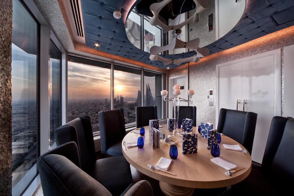 The Domain Bahrain Hotel And Spa - Adults Friendly 16 Years Plus Manama Dış mekan fotoğraf The boardroom at the top of the Shard